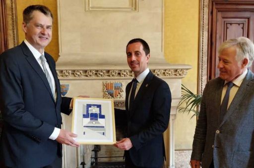 El presidente Galmés y el embajador británico abordan el inicio de la temporada turística