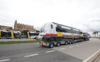 Llega a Mallorca el segundo de los cinco nuevos trenes de SFM