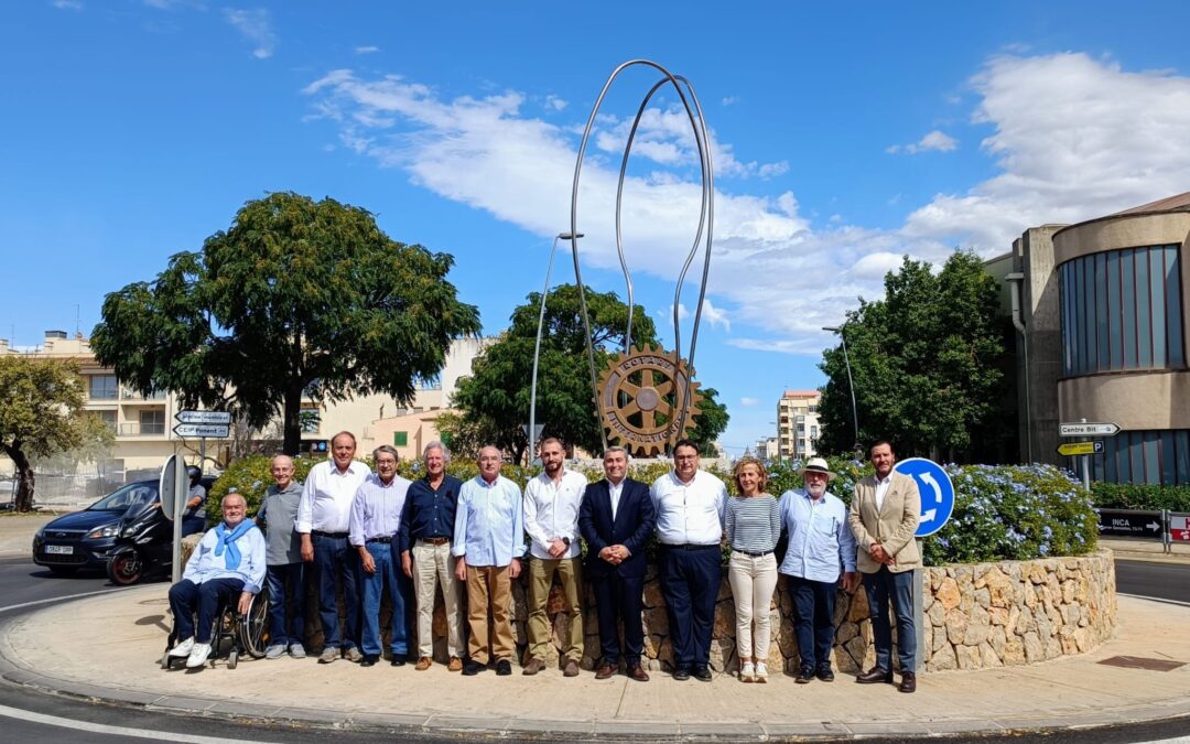 1 ª Visita a la escultura del Club Rotary Inca