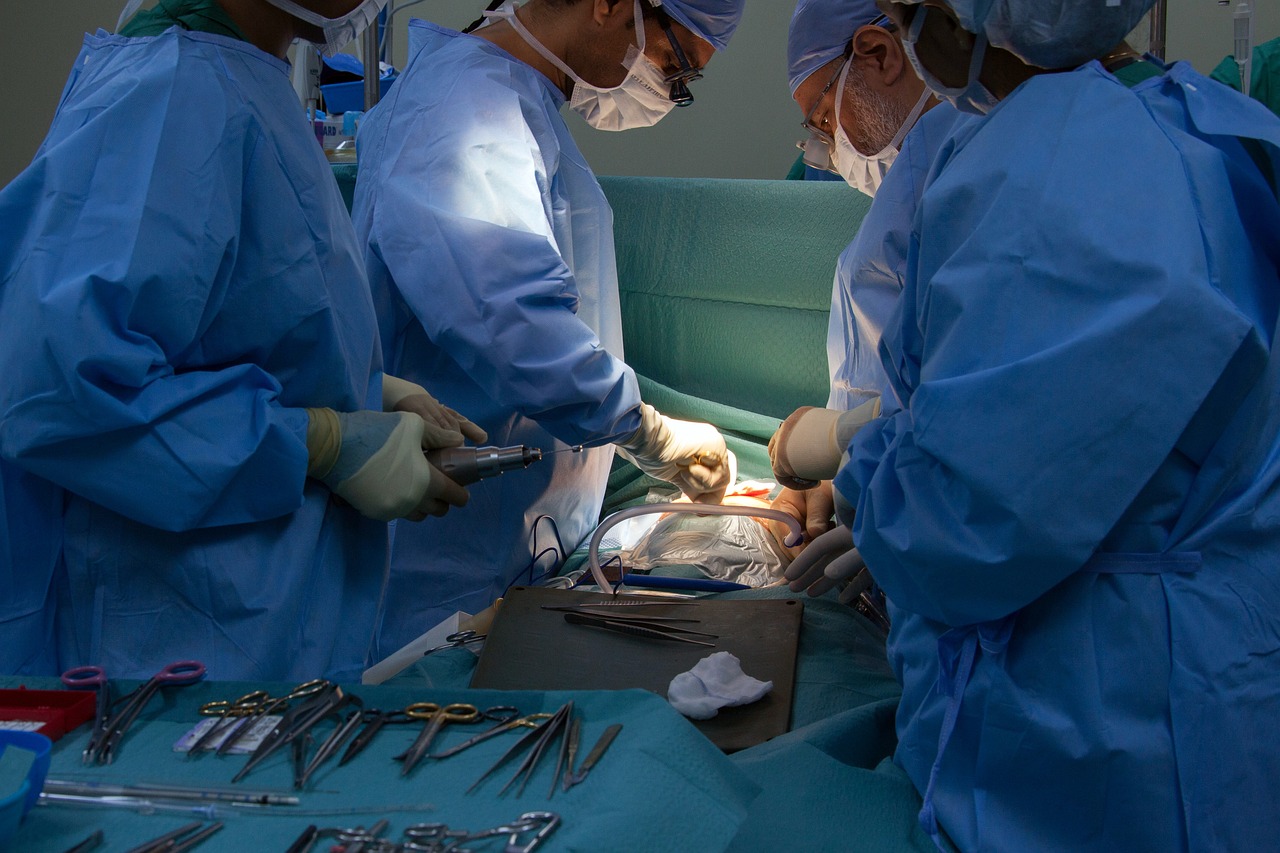 Helps surgeons with its 3D