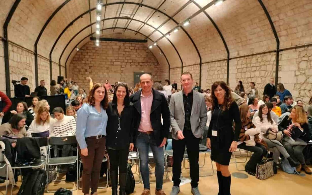 Más de 300 personas participan en las jornadas «Educar en tiempos de cambio. Referentes y oportunidades”