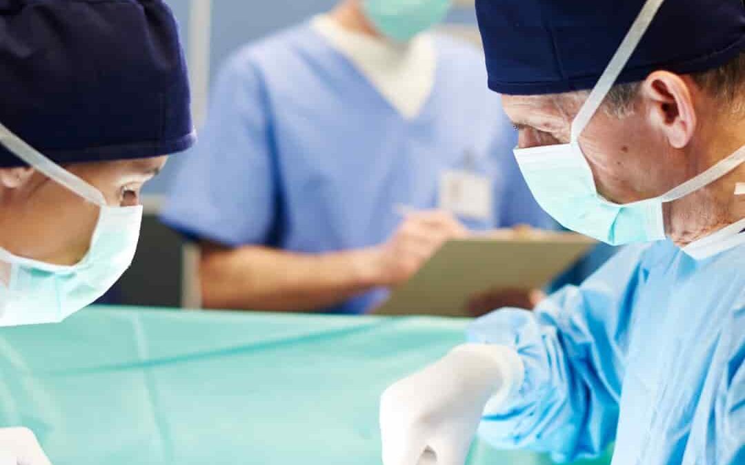 Las operaciones quirúrgicas programadas en los hospitales públicos aumentan en 615 en el primer mes del año