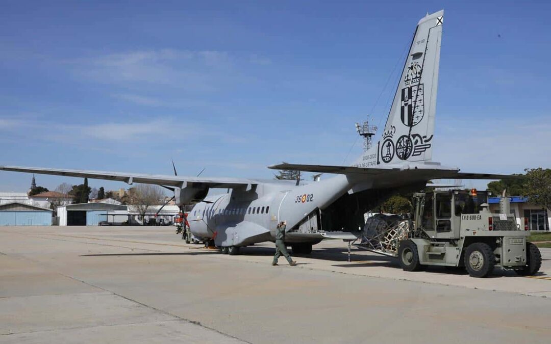 El avión con los 110 paracaídas que facilitarán la ayuda humanitaria a Gaza sale hoy hacia Jordania ​​​​​​​