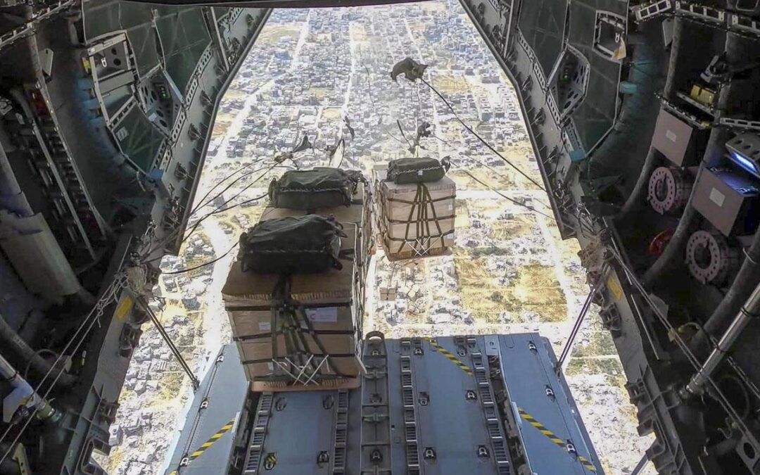 La ayuda humanitaria enviada desde España ya está en Gaza, gracias a una operación conjunta de Exteriores y Defensa