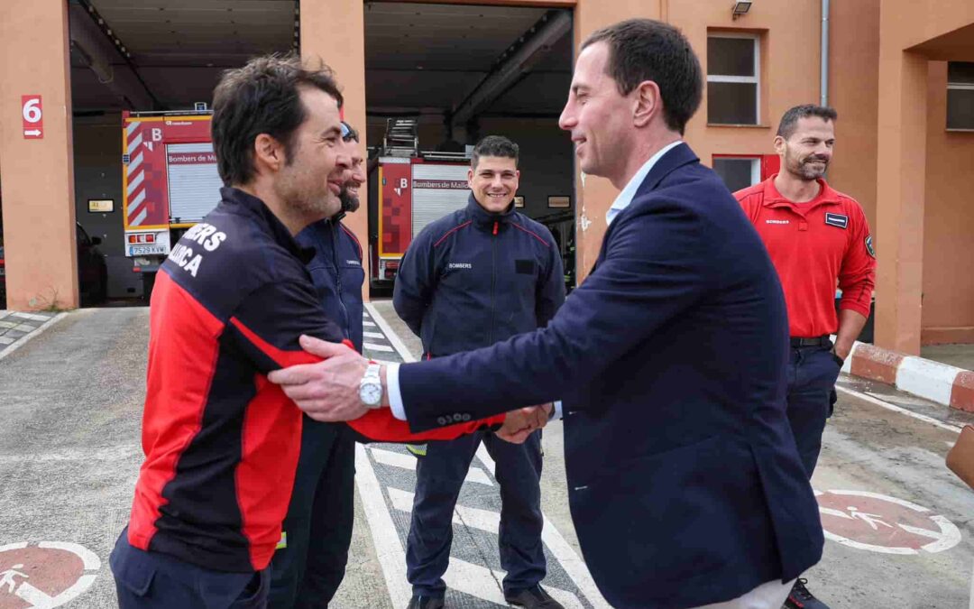 El presidente Galmés felicita las fiestas de Pascua y agradece el trabajo de los Bombers de Mallorca