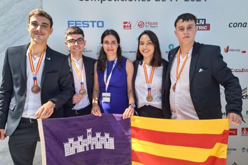 Medalla de oro y tres broces para los alumnos de FP participantes en los Spainskills en Madrid