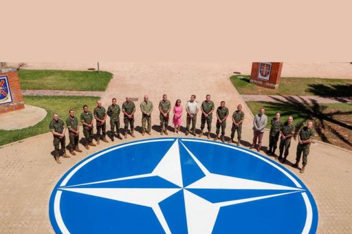 La ministra de Defensa afirma que el papel de los militares españoles en la labor de disuasión de la OTAN es esencial