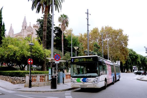 La EMT recupera los servicios en varías líneas tras los incendios en dos autobuses