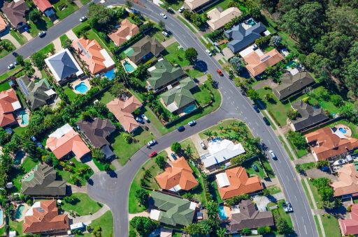 The Department of Territorial and Tourist Planning, Housing and Urban Agenda meets with town councils and organisations to set up the Island Round Table for the Right to Housing and the City