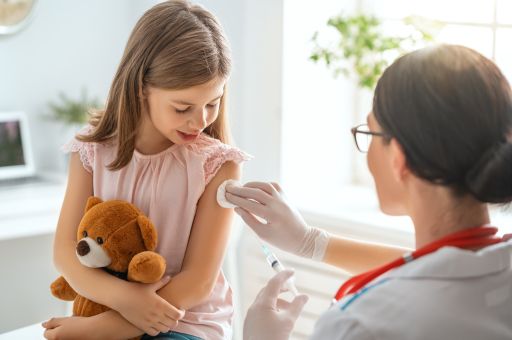 The pilot plan to immunise children against the flu begins in schools in the Balearic Islands