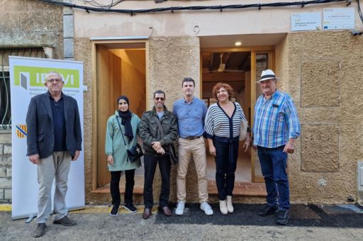 IBAVI hands over the keys to the development of two public housing units in Artà