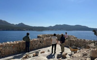 El consejero Bestard visita las obras del mirador de Na Miranda en la Dragonera