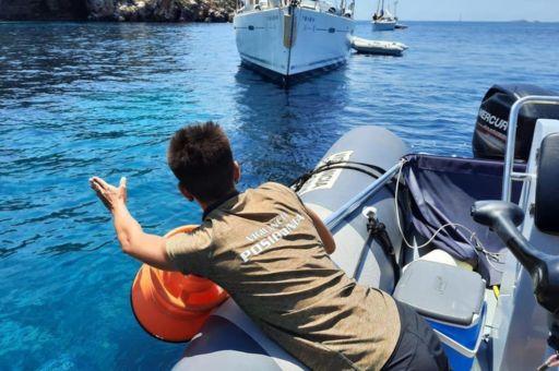El Servicio de Vigilancia de la Posidonia comienza la temporada con mejoras tecnológicas que permitirán aumentar la eficacia del operativo