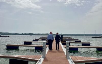 PortsIB entrega los nuevos pantalanes del puerto de Fornells a las cinco empresas adjudicatarias