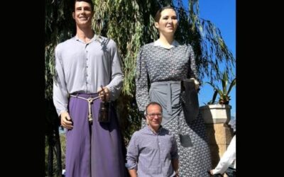 David Arreza director de la Revista Lloseta, agradece a Pau Reynés el elegirnos como continuadores de la Revista Lloseta