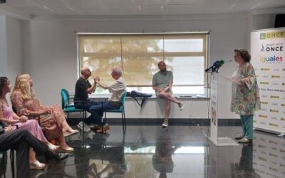 The Agreement Between the Ministry of Families and Social Affairs and Fundación ONCE Provides Support to 21 People with Deafblindness