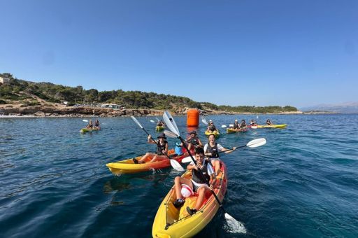 Consell de Mallorca Promotes Summer Sports Activities with Family Kayak Outings in Alcúdia
