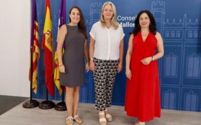 The Consell de Mallorca and UNED-Illes Balears launch training to prepare for competitive examinations and stabilise employment for municipal workers