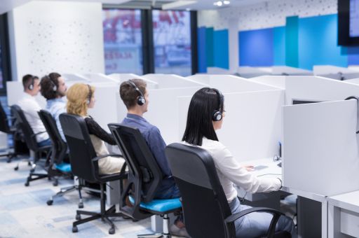 El centro de atención telefónica habilitado por Turismo atiende en torno a 1.500 llamadas mensuales desde su puesta en marcha