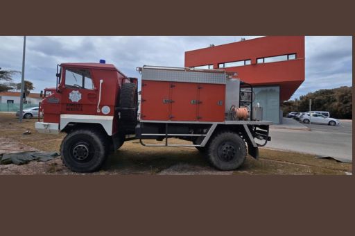 El Consell Insular de Menorca incorpora dos nuevos vehículos autobomba urbana ligera para reforzar la capacidad de respuesta del Servicio de Bomberos