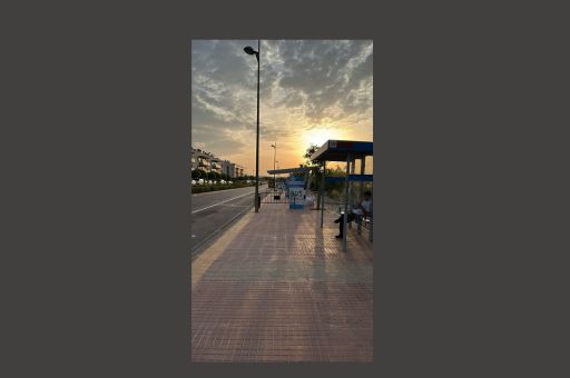 New bus shelter installed in Ciutadella to improve passenger comfort and safety