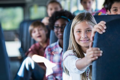 Educación introduce medidas pioneras para el curso 2025-2026: transporte escolar adaptado a la custodia compartida y estreno del sistema Llull