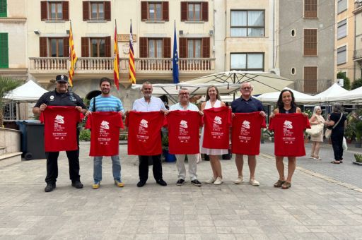 Inca presenta la camiseta de la XLIV Pujada a Lluc a Peu, dedicada al 150 aniversario del tren
