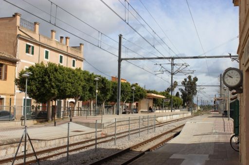 SFM begins the refurbishment process for the platforms at Santa Maria del Camí station