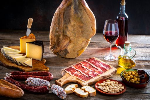 Agricultura anuncia una campaña para reforzar la presencia de los alimentos de España en mercados estratégicos